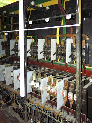 Морально устаревшее оборудование НКУ